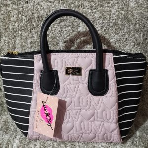 Betsey Jhonson crossbody