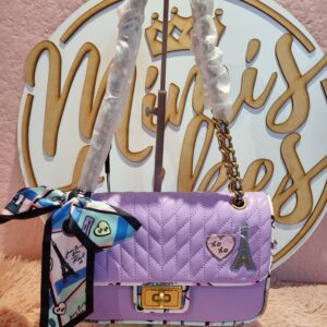 Karl Lagerfeld bolda Agyness lila