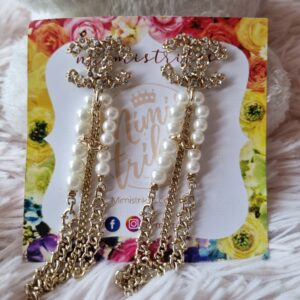 Aretes Cc largos con perlas