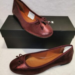 Coach Flats vino