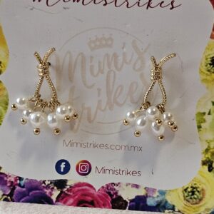 Aretes nudo de perlas