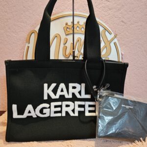 Karl Lagerfeld con pochette